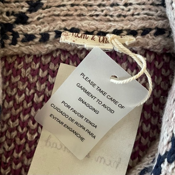 Geometric Patterned Button-Up Sweater - Picture 4 of 10